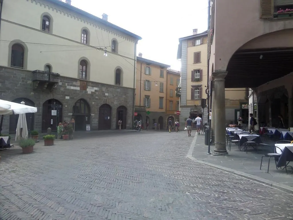 *** Guest house La Luna Blu In Old Town Bergamo Italy