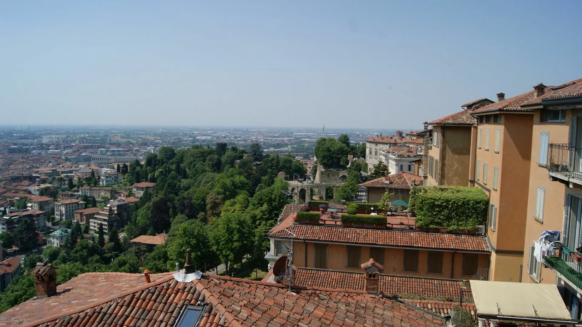La Luna Blu In Old Town Bergamo Guest house