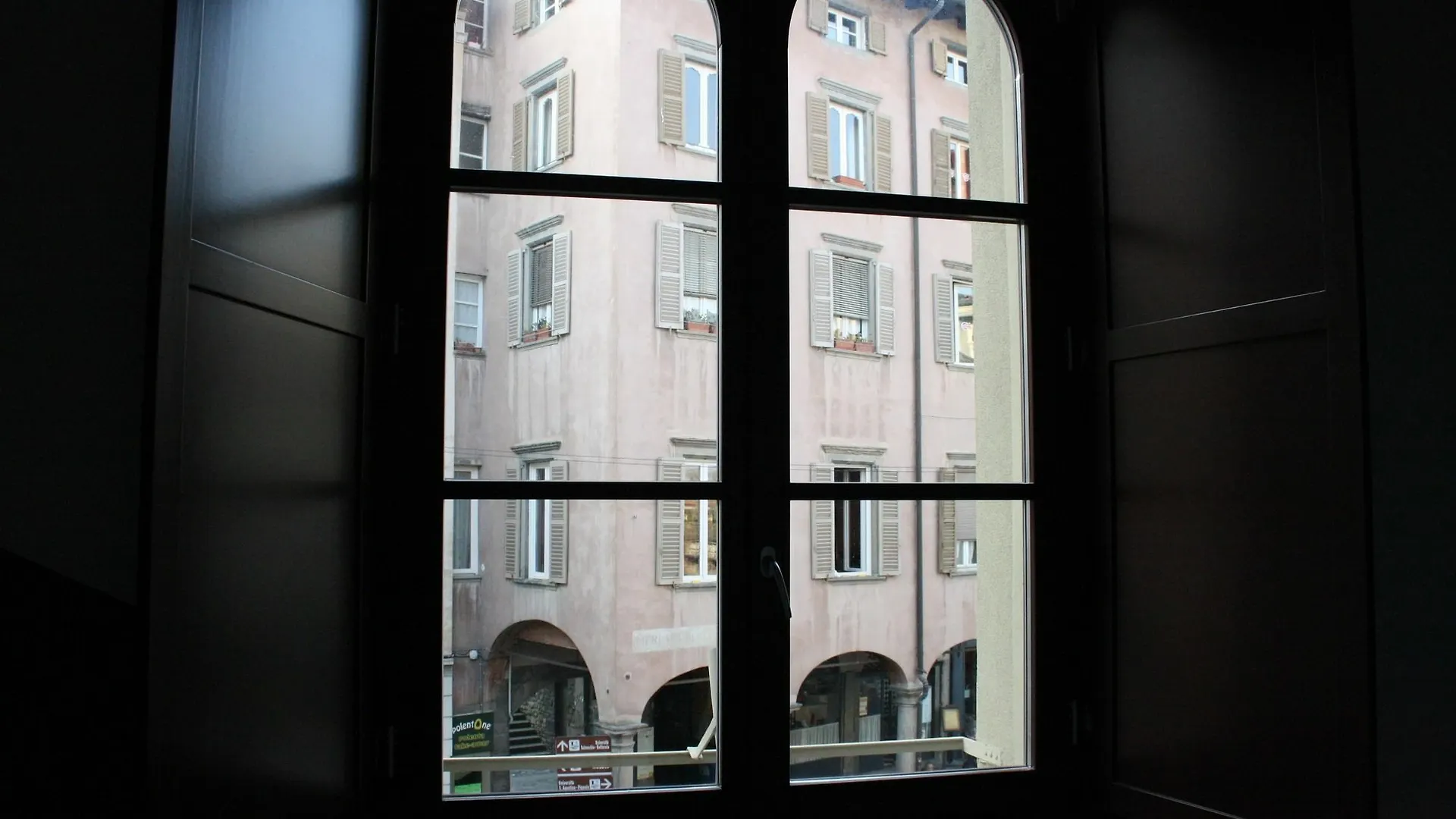 *** Guest house La Luna Blu In Old Town Bergamo Italy
