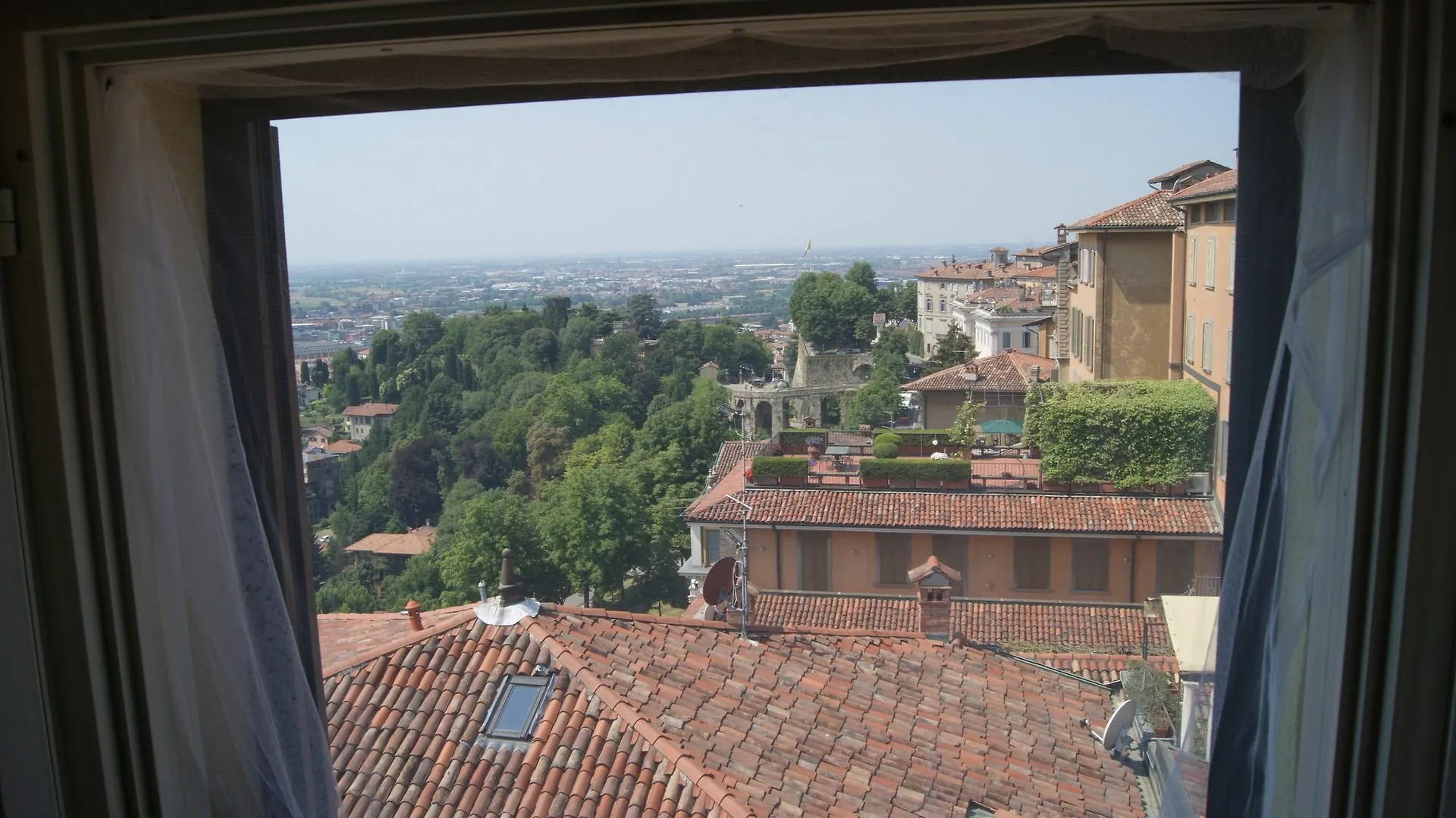 La Luna Blu In Old Town Bergamo Guest house